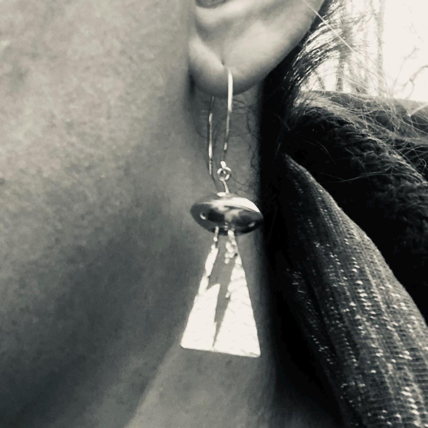 Flying saucer statement earrings in argentium sterling silver // Spaceship earrings // Alien earrings