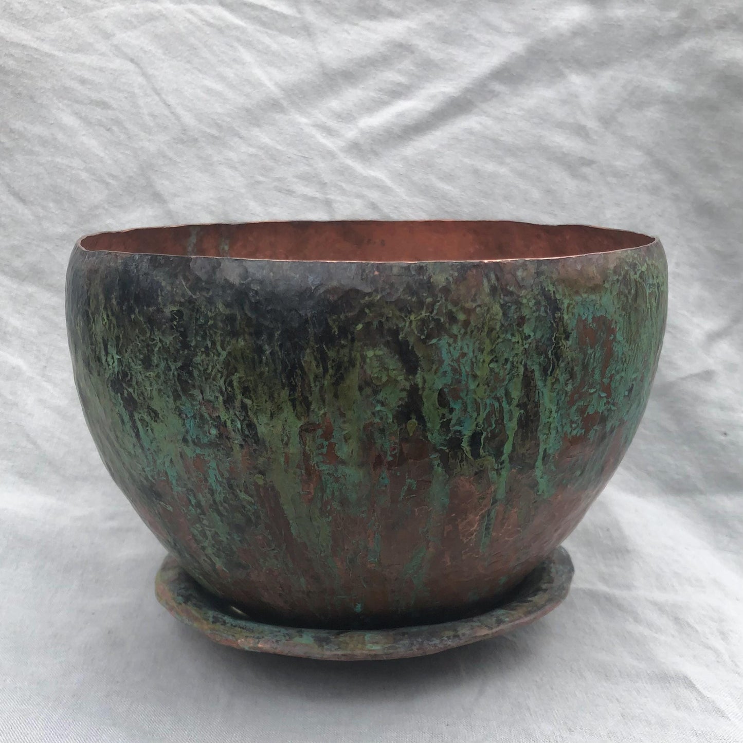 Hammered copper jardiniere with saucer // Verdigris patina planter