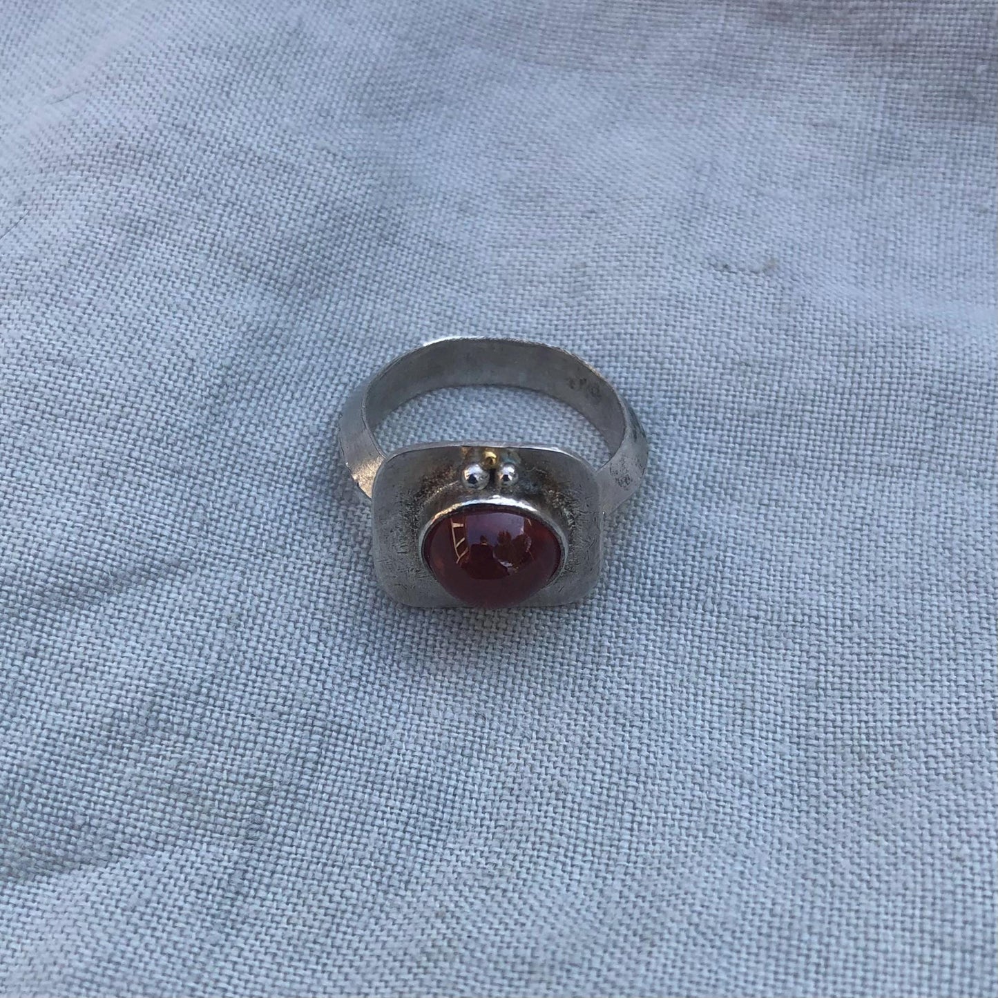 Fanta garnet ring in argentium silver and 24K gold, U.S. size 6 1/4