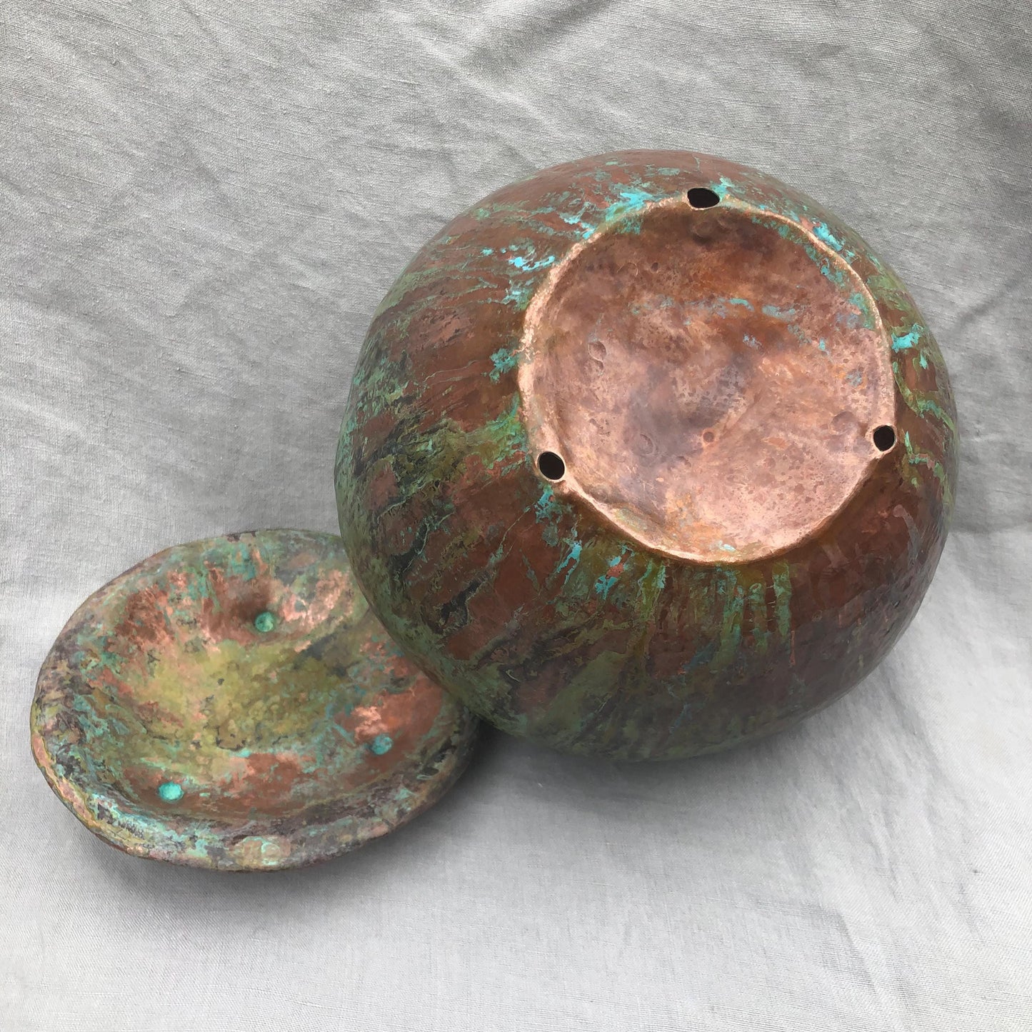 Hammered copper jardiniere with saucer // Verdigris patina planter