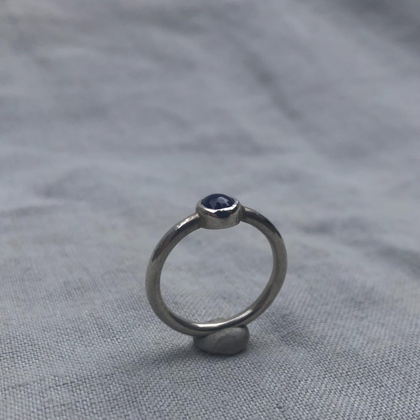Natural earth-mined sapphire cabochon ring in argentium sterling silver // U.S. size 5 1/2