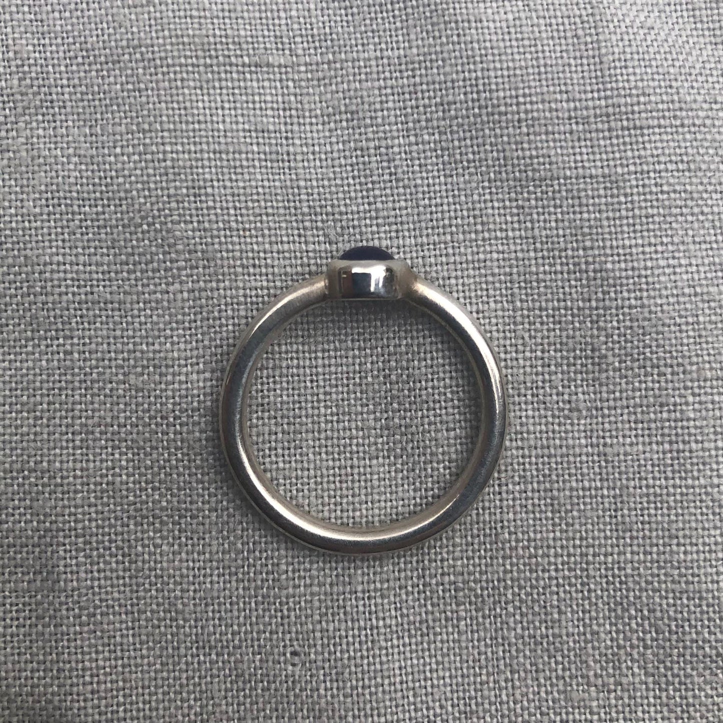 Natural earth-mined sapphire cabochon ring in argentium sterling silver // U.S. size 5 1/2