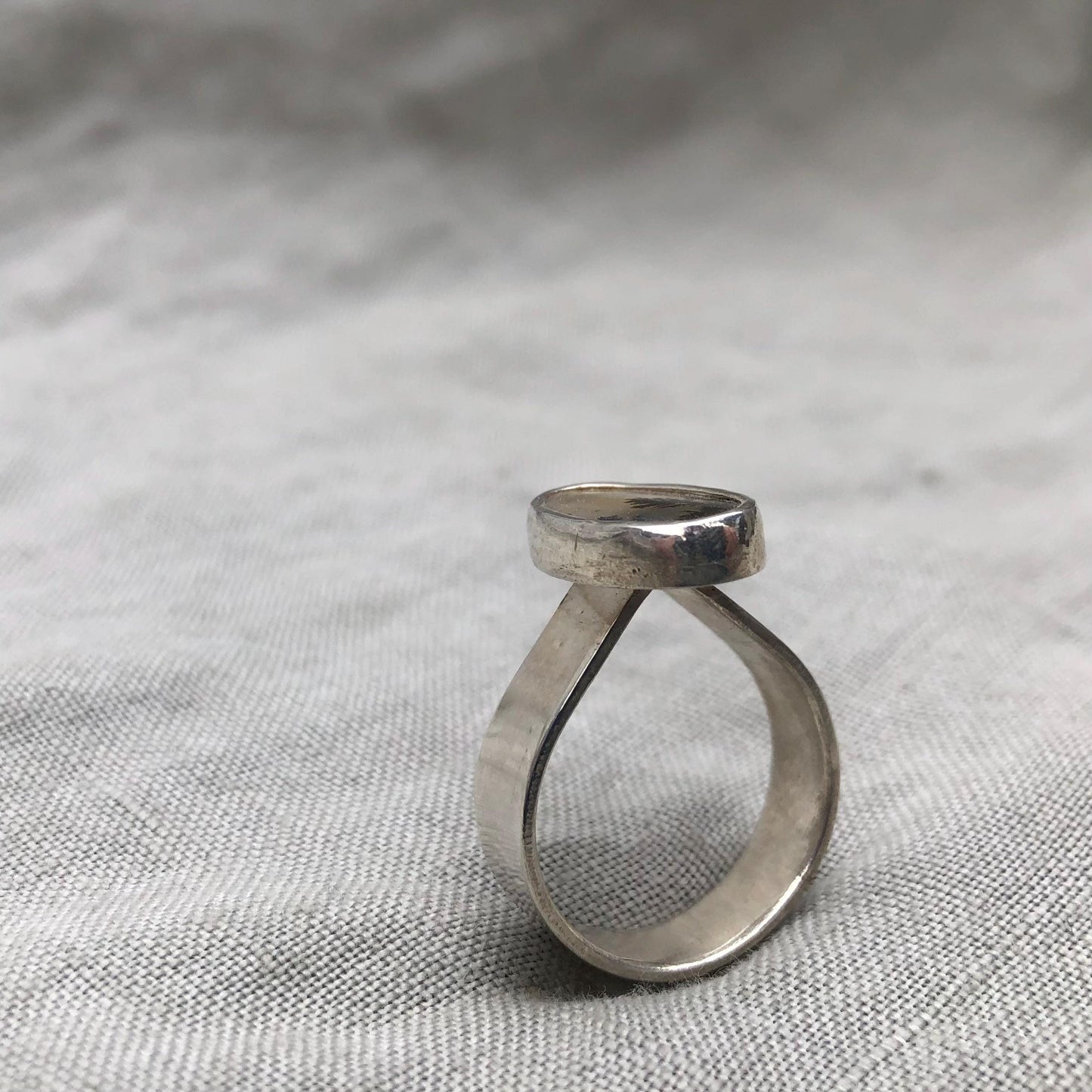 Dendritic agate ring in argentium sterling silver, size 7 1/4