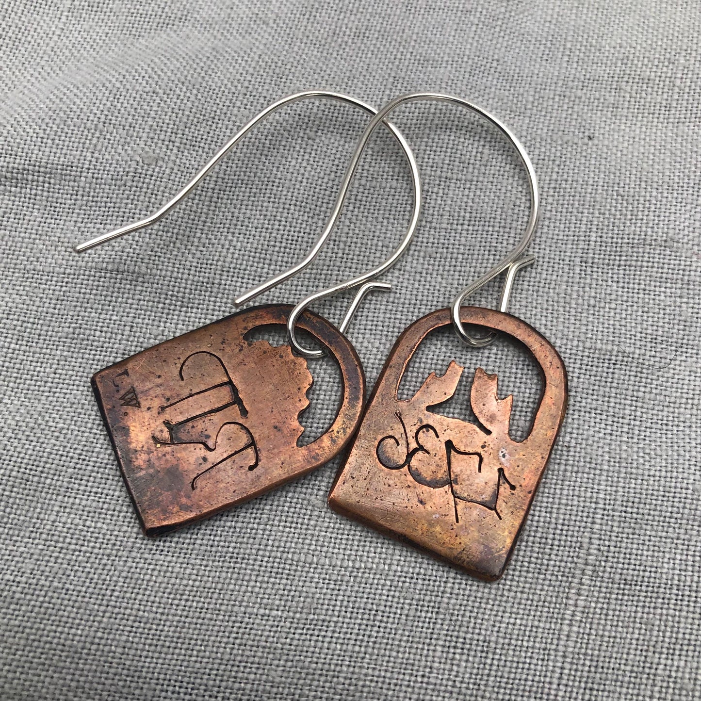 Tombstone earrings in hammered copper // Halloween earrings