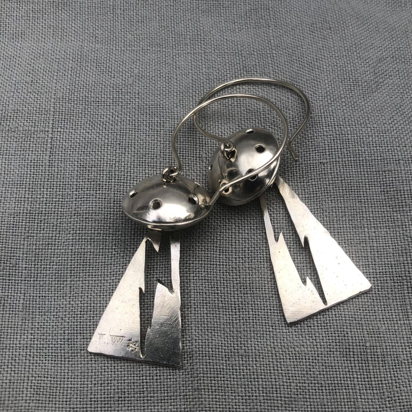 Flying saucer statement earrings in argentium sterling silver // Spaceship earrings // Alien earrings