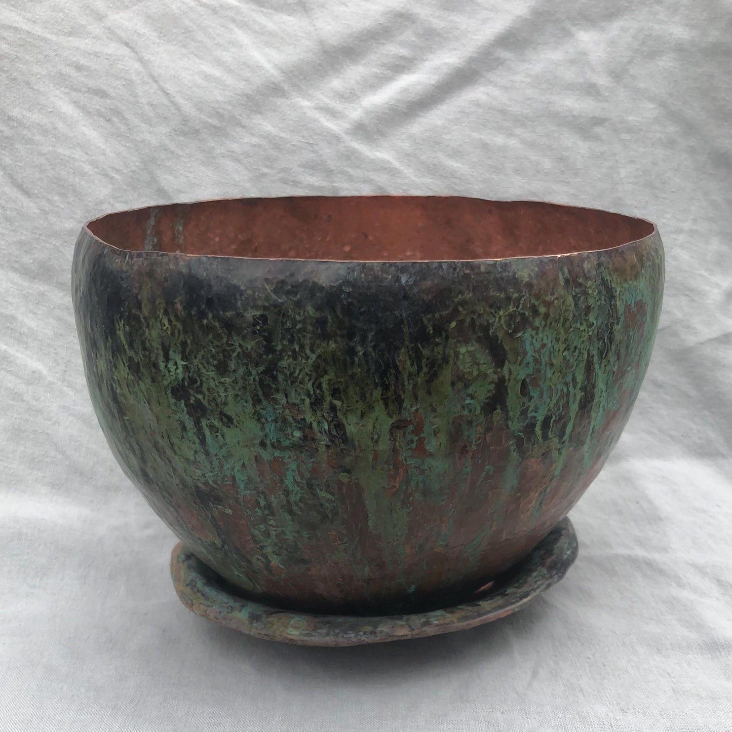 Hammered copper jardiniere with saucer // Verdigris patina planter