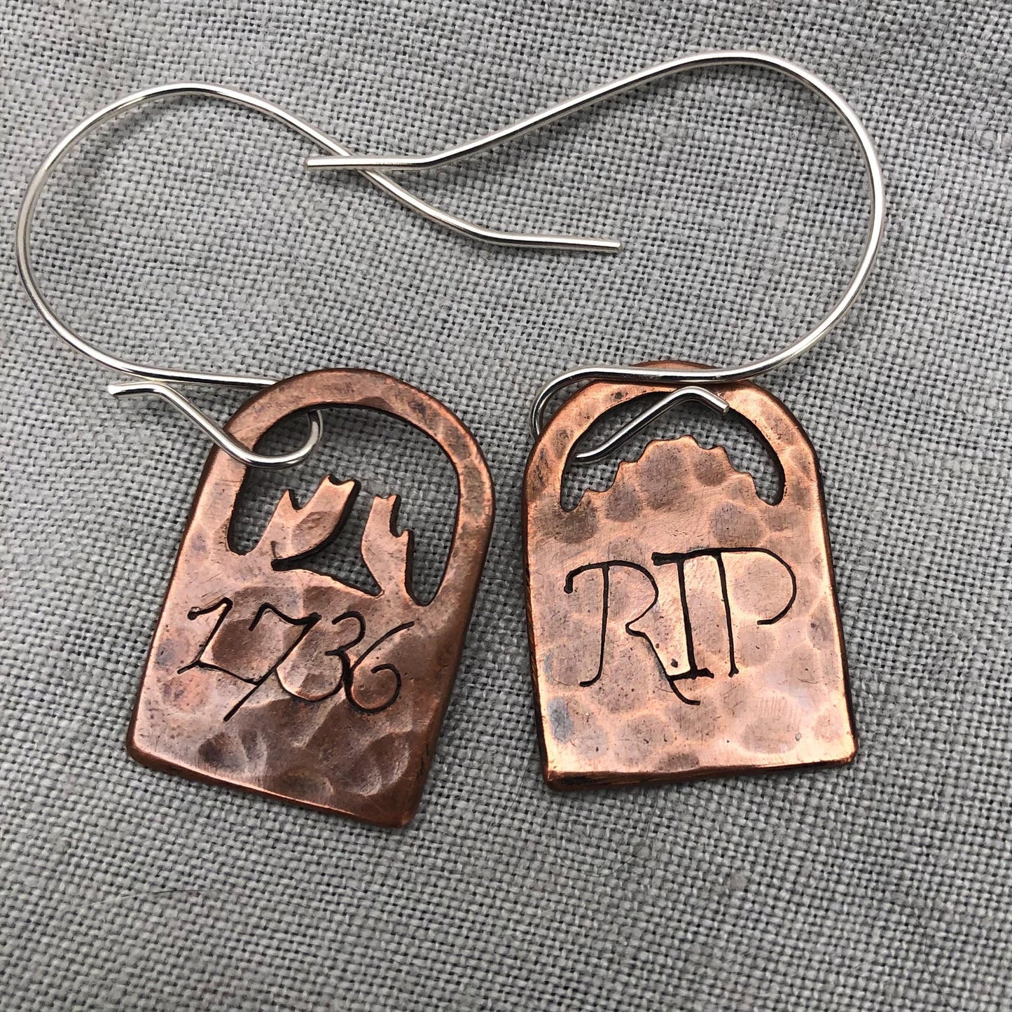 Tombstone earrings in hammered copper // Halloween earrings