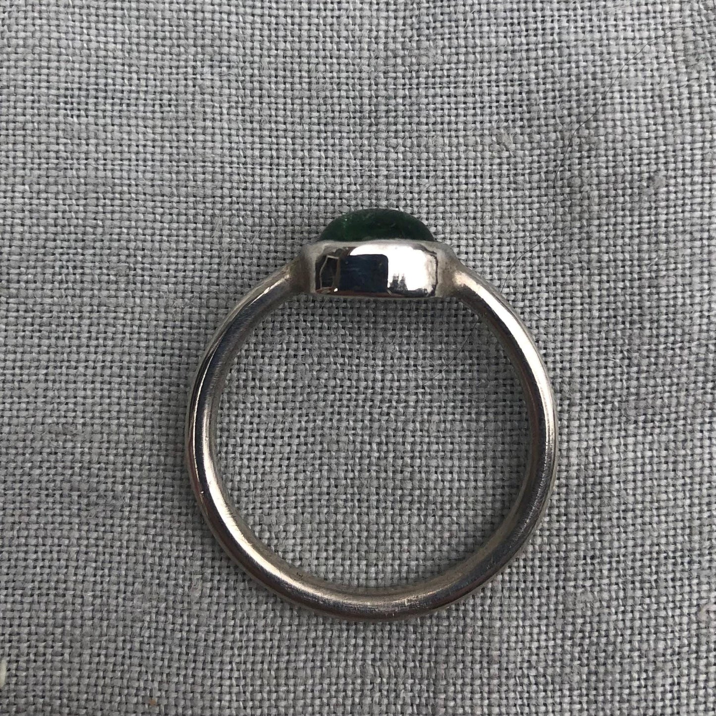 Green tourmaline ring in argentium sterling silver // U.S. size 8 1/2