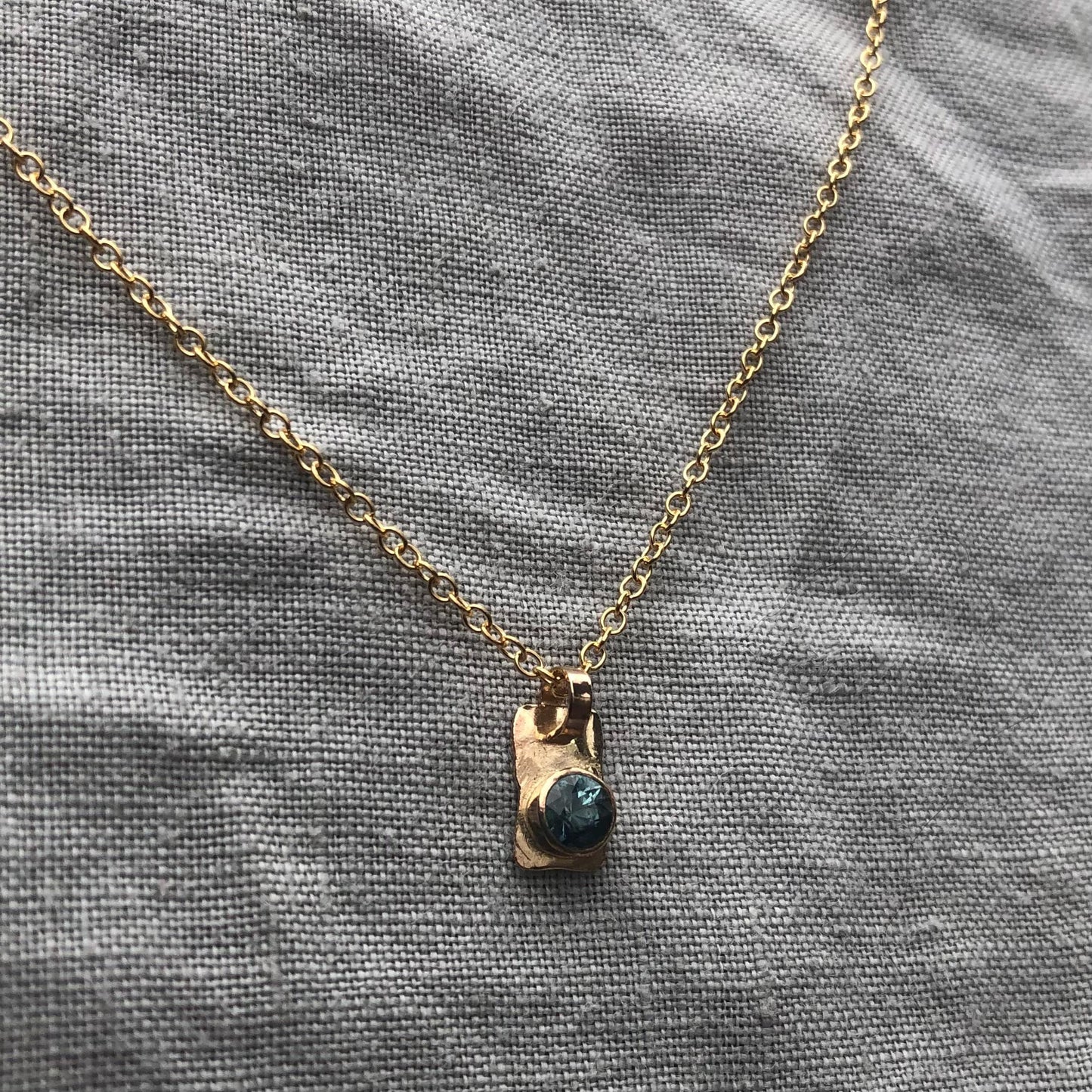 Solid gold blue sapphire pendant // Natural earth-mined sapphire pendant