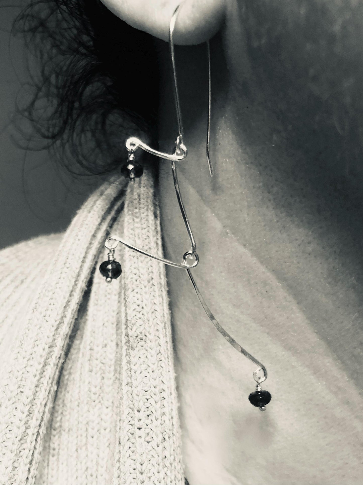 Kinetic sculptural garnet earrings in argentium sterling silver // Rhodolite garnet Calder earrings