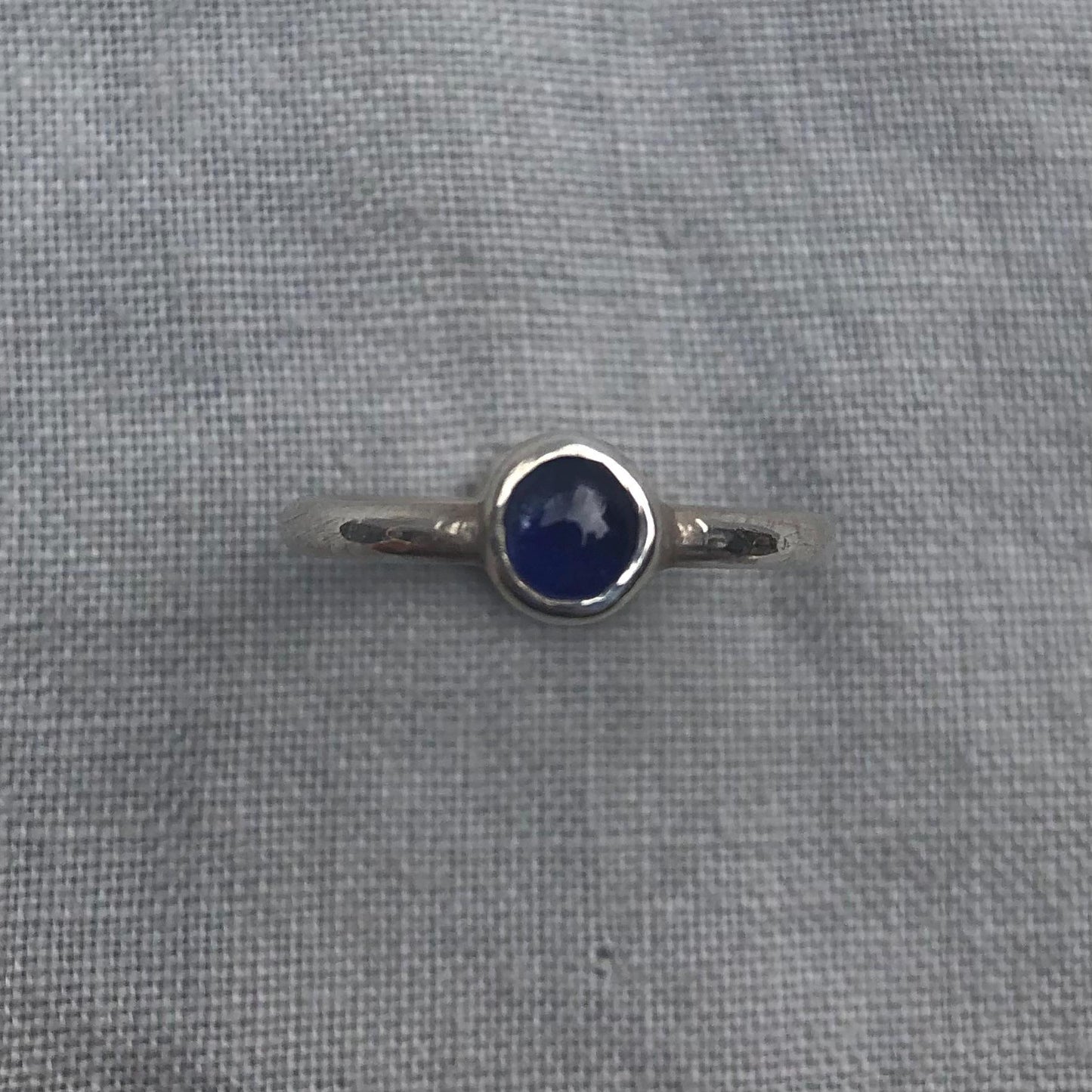 Natural earth-mined sapphire cabochon ring in argentium sterling silver // U.S. size 5 1/2