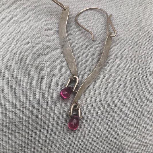 Garnet statement earrings in argentium sterling silver // Rhodolite garnet earrings