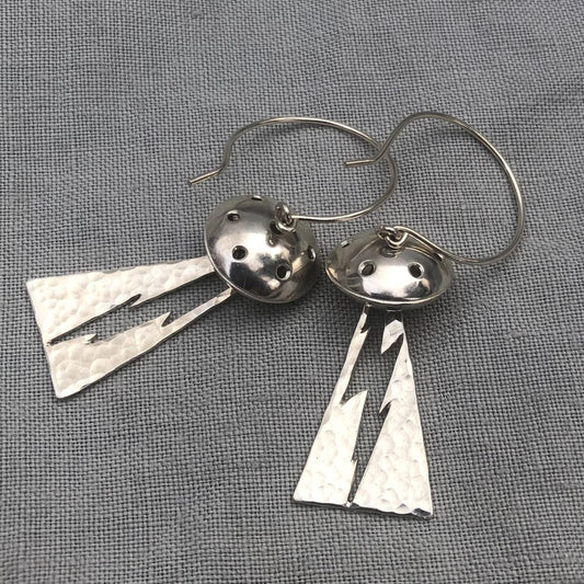 Flying saucer statement earrings in argentium sterling silver // Spaceship earrings // Alien earrings