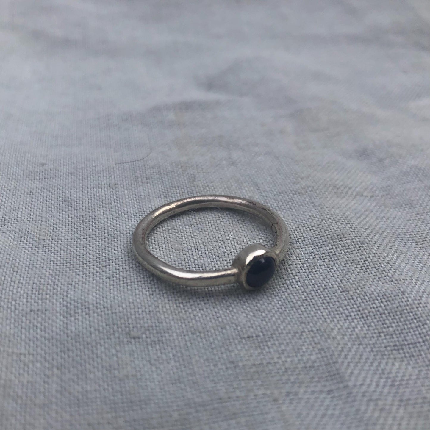 Natural earth-mined sapphire cabochon ring in argentium sterling silver // U.S. size 7 1/4