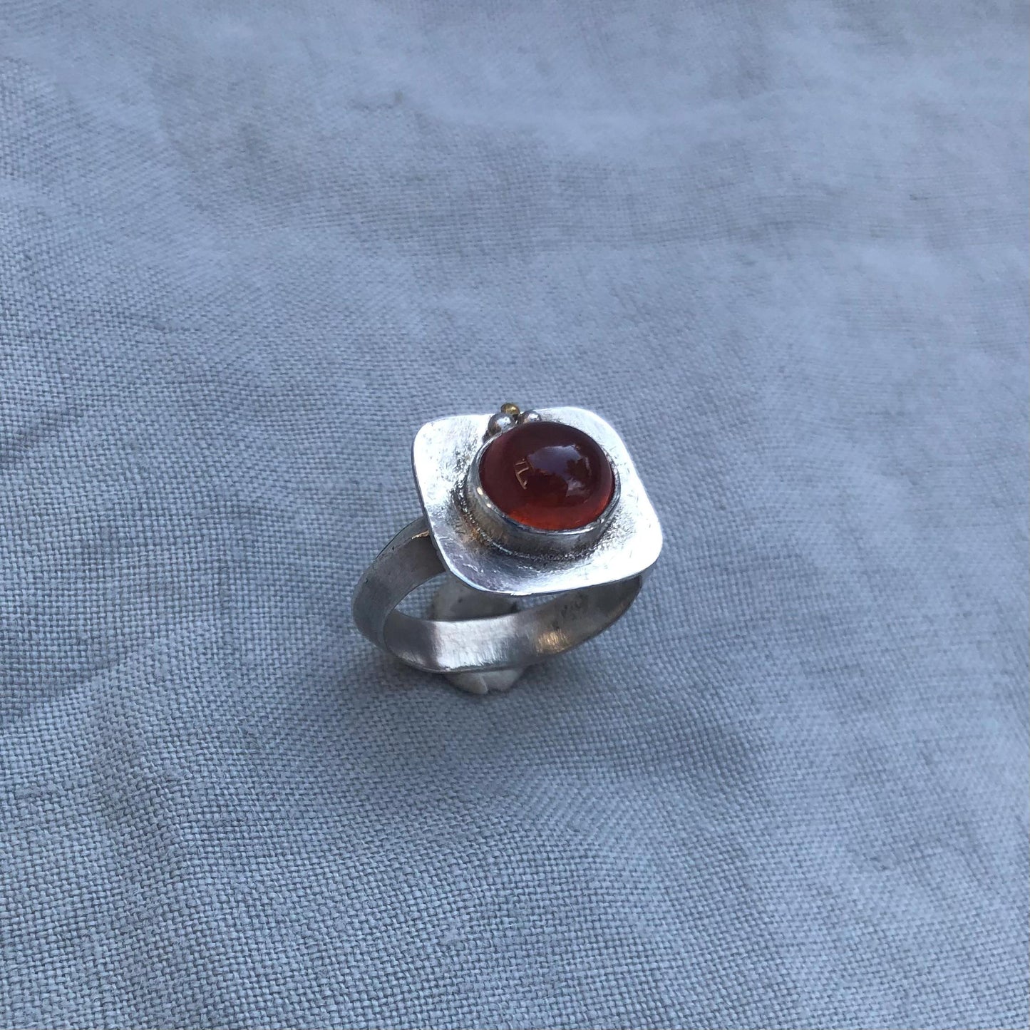 Fanta garnet ring in argentium silver and 24K gold, U.S. size 6 1/4