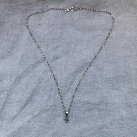 Natural earth-mined sapphire pendant with 24K gold dot in argentium sterling silver