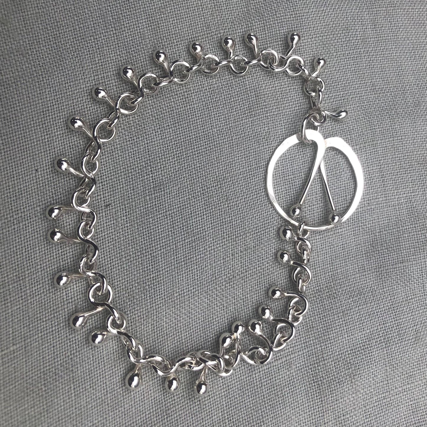 Spine bracelet in argentium sterling silver // Handmade chain bracelet