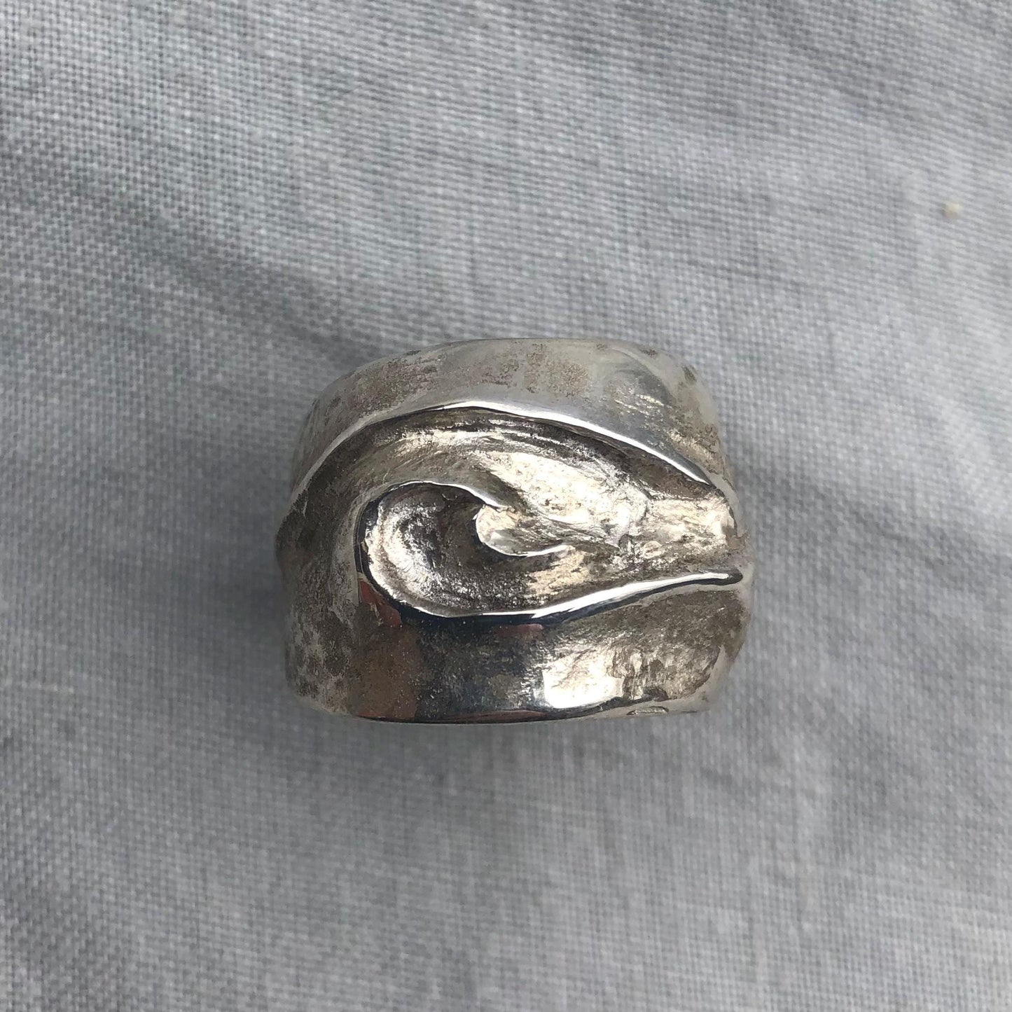Statement ring in argentium sterling silver // U.S. size 9 1/2-10 // Wave ring // Chasing and repousse