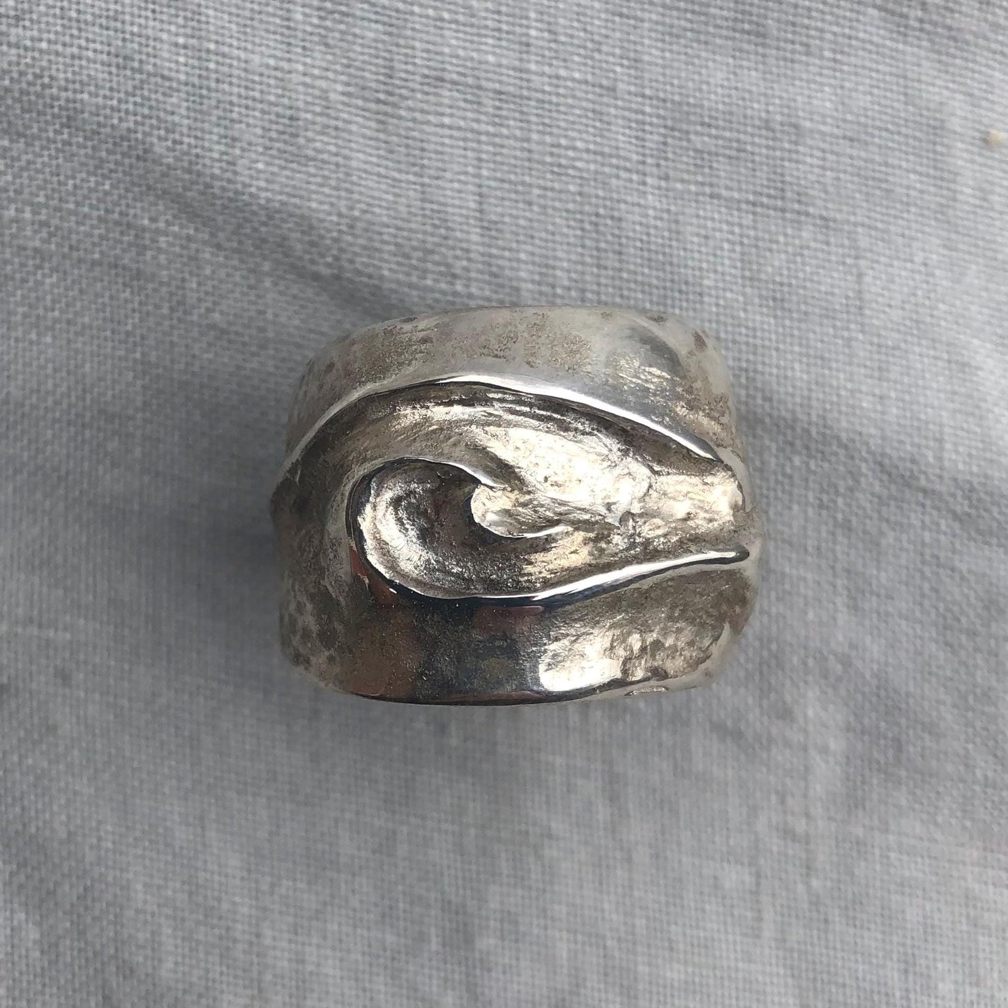 Statement ring in argentium sterling silver // U.S. size 9 1/2-10 // Wave ring // Chasing and repousse