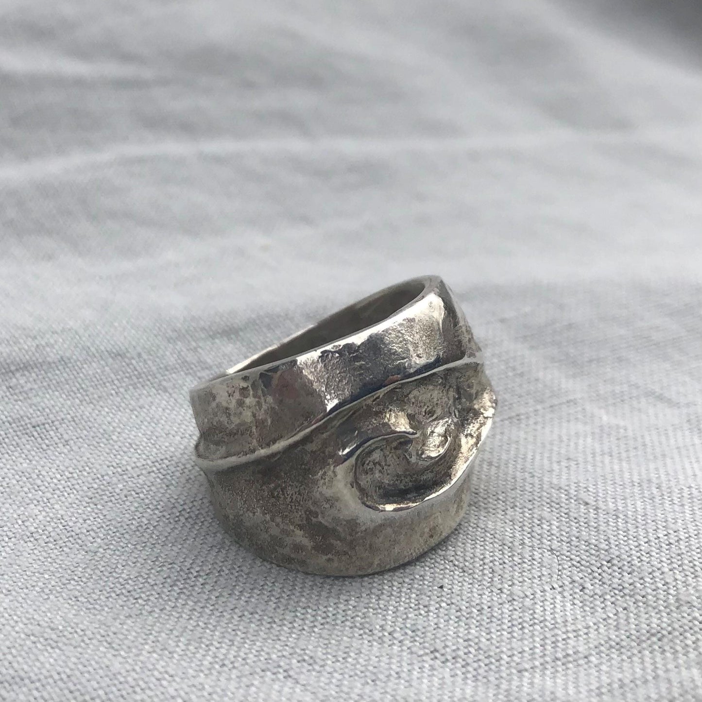 Statement ring in argentium sterling silver // U.S. size 9 1/2-10 // Wave ring // Chasing and repousse