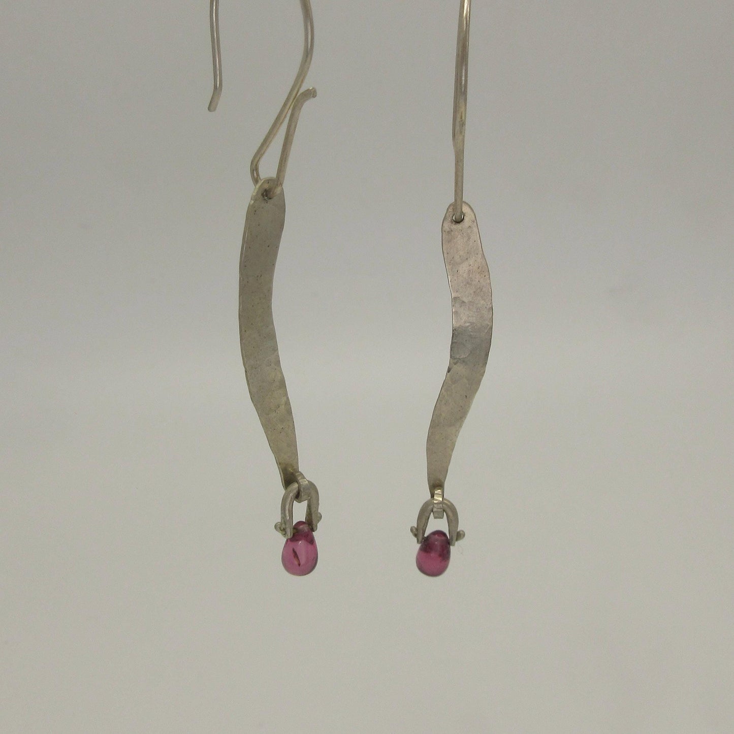 Rhodolite garnet curve earrings in argentium sterling silver