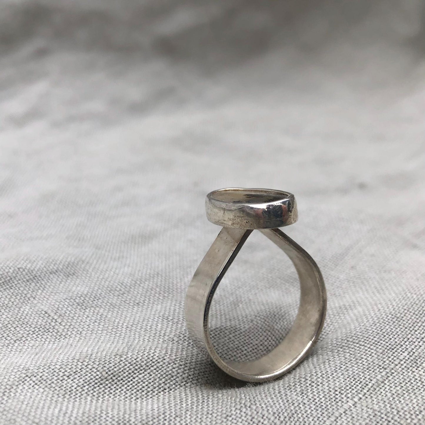 Dendritic agate ring in argentium sterling silver, size 7 1/4