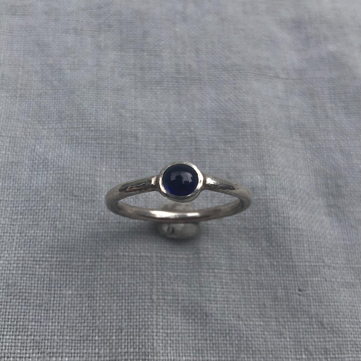 Natural earth-mined sapphire cabochon ring in argentium sterling silver // U.S. size 7 1/4