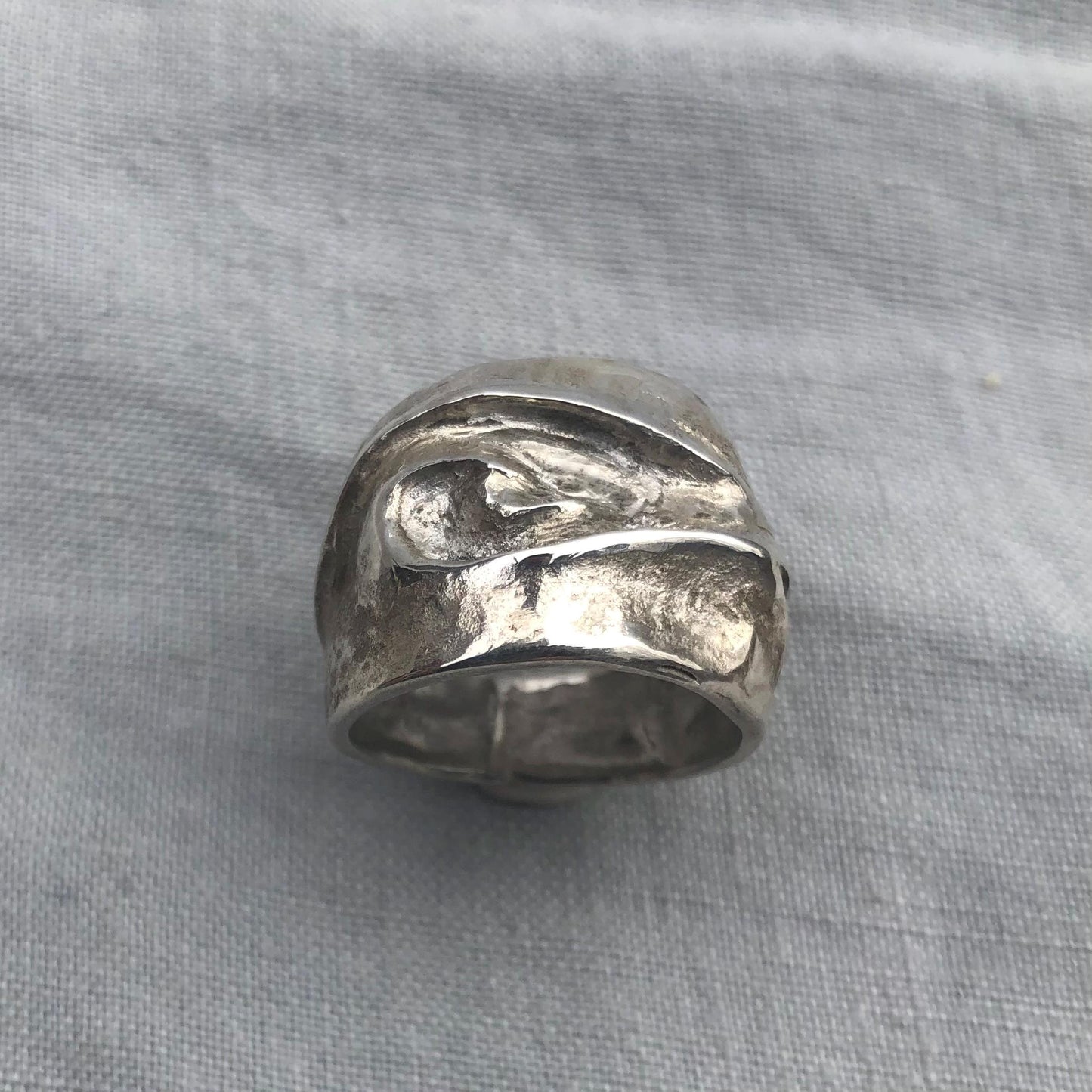 Statement ring in argentium sterling silver // U.S. size 9 1/2-10 // Wave ring // Chasing and repousse