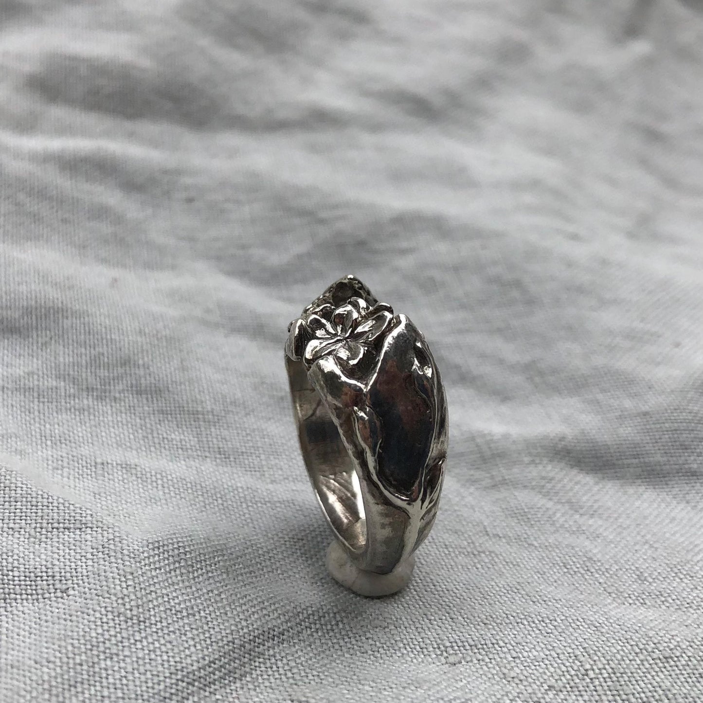 Shakespeare Sonnet 18 Ring // Detailed argentium sterling silver flower ring // Love & immortality ring