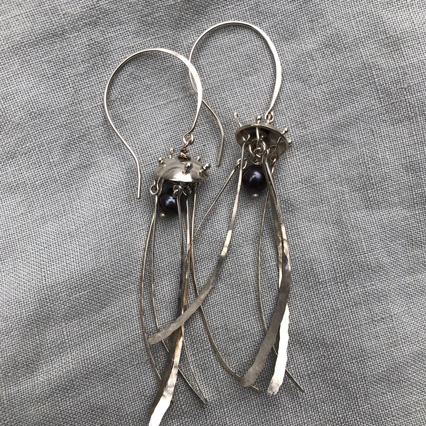 Jellyfish earrings in argentium sterling silver with black pearl // Kinetic sculptural black pearl earrings