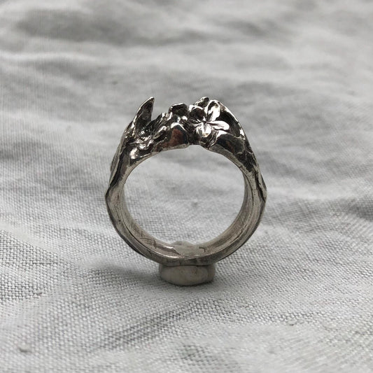 Shakespeare Sonnet 18 Ring // Detailed argentium sterling silver flower ring // Love & immortality ring