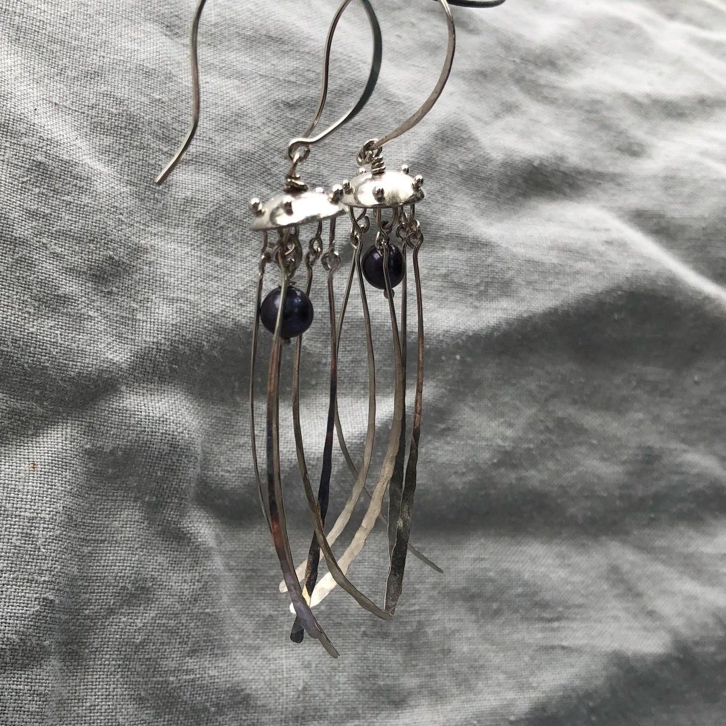 Jellyfish earrings in argentium sterling silver with black pearl // Kinetic sculptural black pearl earrings