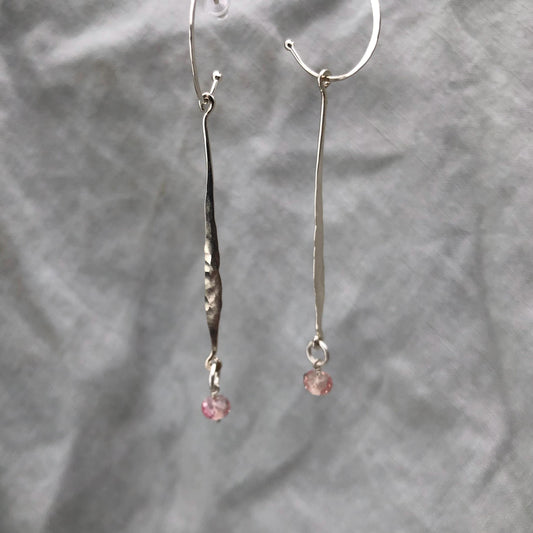 Hammered drop earrings in argentium sterling silver with microfaceted pink sapphires // Kinetic sculptural September birthstone earrings