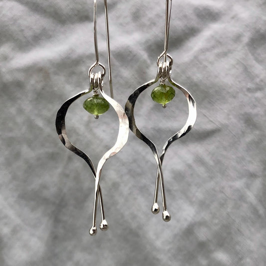 Double scoop earrings in argentium sterling silver with microfaceted peridot // Kinetic sculptural earrings // August birthstone earrings
