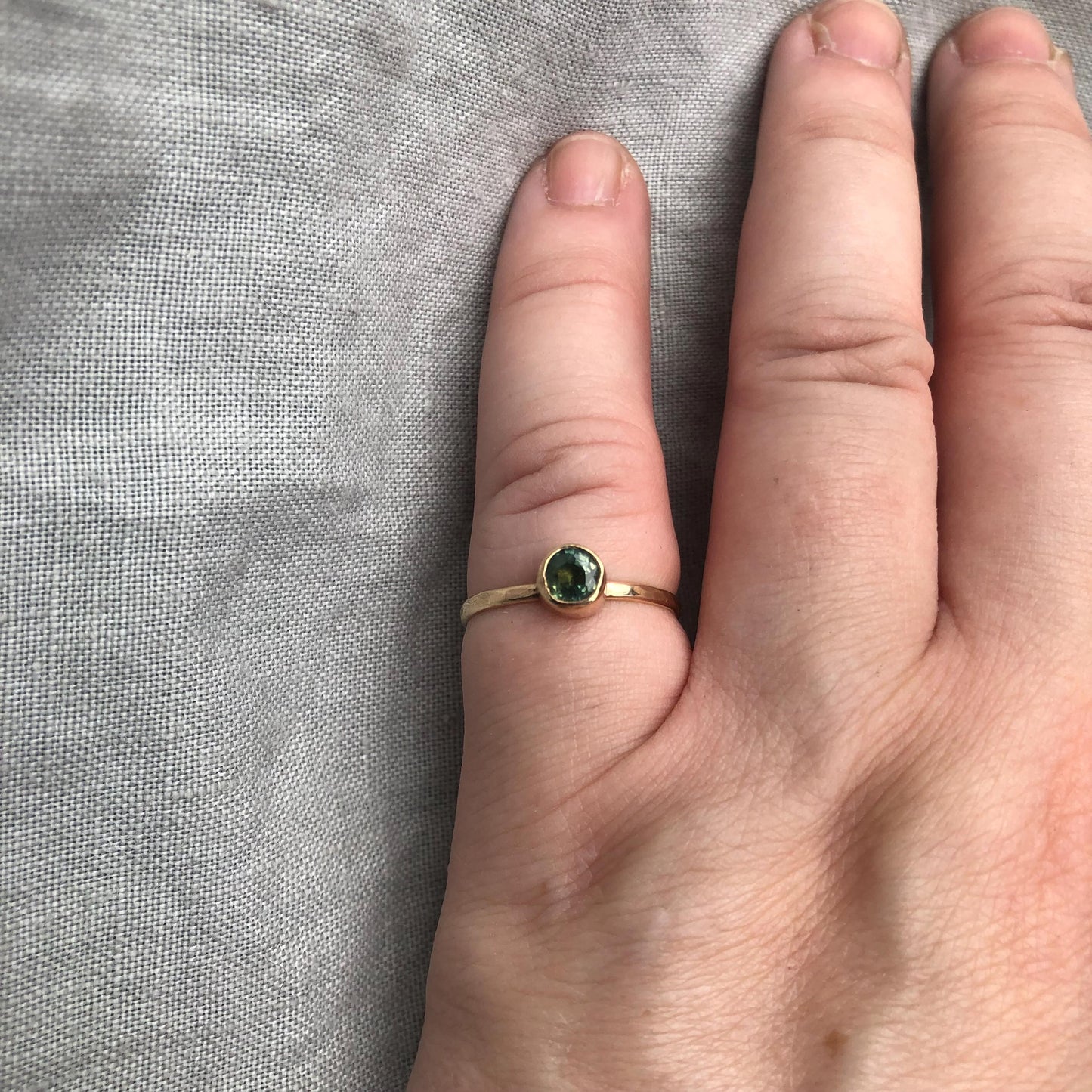 Natural green sapphire ring in solid 14 karat yellow gold, U.S. size 7