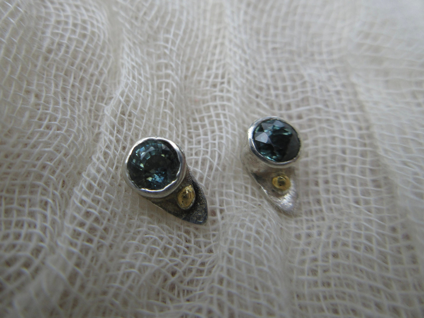 Sapphire stud earrings in argentium sterling silver and 24 karat gold